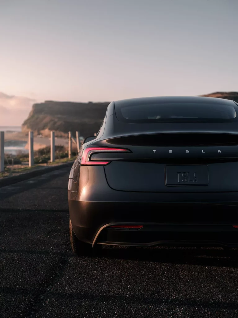 Tesla revoluciona la conducción autónoma con innovadoras mejoras tecnológicas destacadas