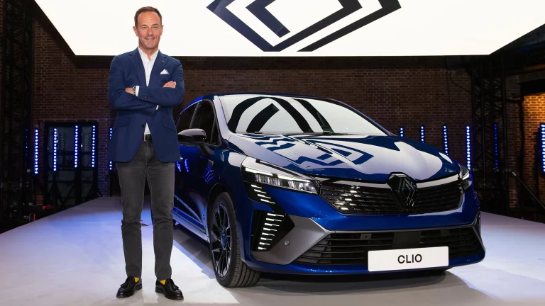 Sebastian Guigues, director general de Renault Iberia: «Nuestro objetivo es reconquistar el corazón de los españoles en la era de la electrificación»