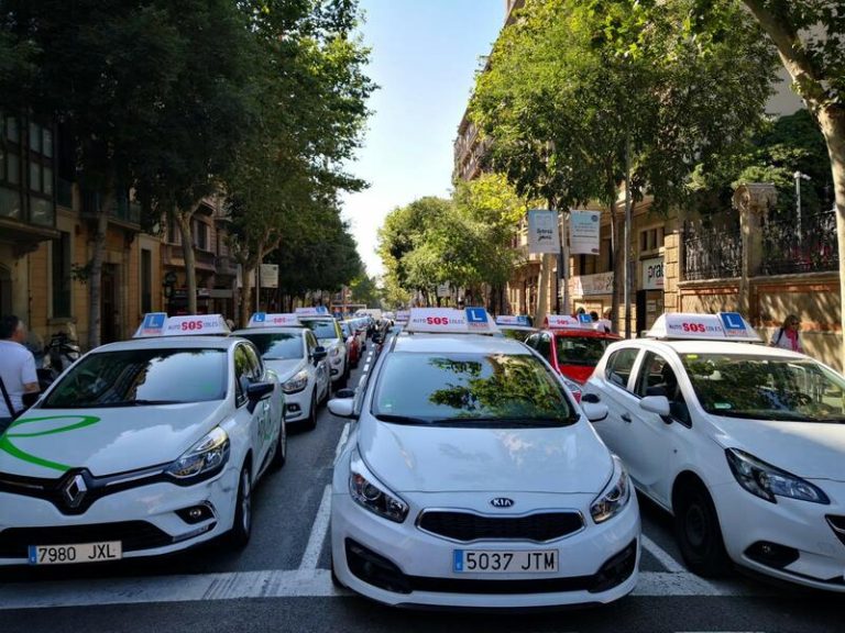 Esto es lo que la CNMC pide a la DGT para tener conductores más seguros