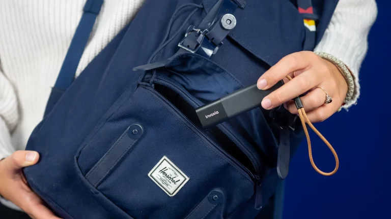 Este es el localizador GPS definitivo para tu coche. Pónselo difícil a los ladrones