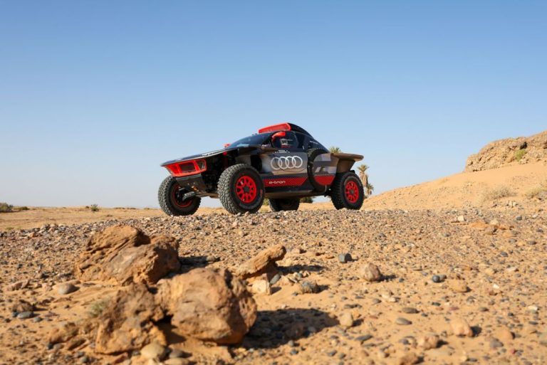 Así es el Audi RS Q e-tron que necesita hacer historia en el Dakar y también en las carreras
