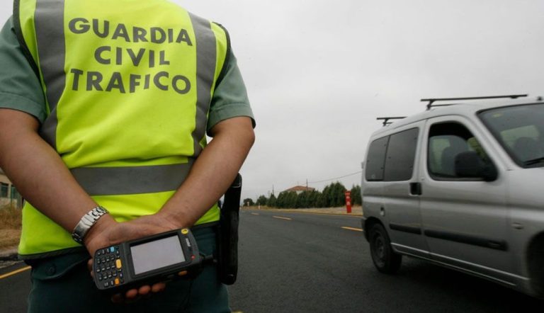 Un conductor de 63 años cazado por la DGT sin carné… ¡nunca se lo había sacado!