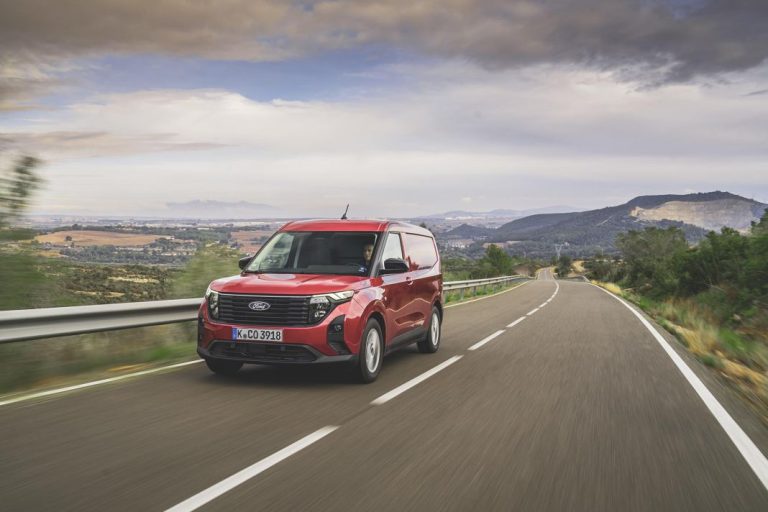 Primera prueba del Ford Transit Courier 2024. Más que una furgoneta urbana