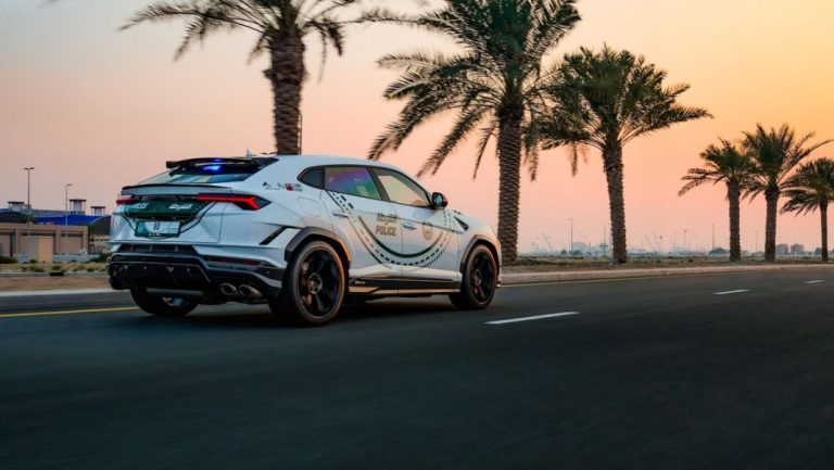 El increíble coche patrulla que estrena la policía de Dubai