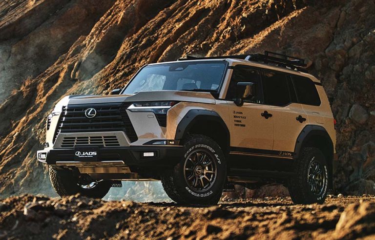 El Lexus GX 550 OVERTRAIL JAOS se exhibe en Tokio. Menudo aparato