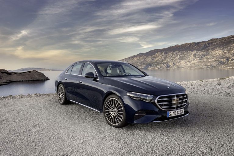 Primera prueba del Mercedes Clase E (W214): Larga vida a las berlinas clásicas… y a los familiares con alma de SUV