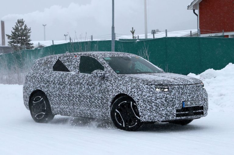El futuro Opel Grandland ya está en la carretera… Aunque no se llamará Grandland