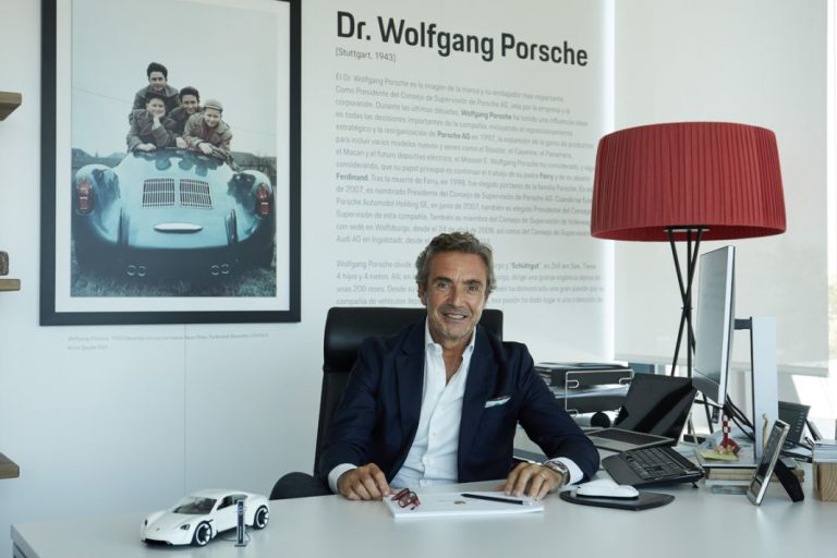 Tomás Villén, director general de Porsche Ibérica: «Haremos los mejores deportivos de baterías sin renunciar a nuestros principios»