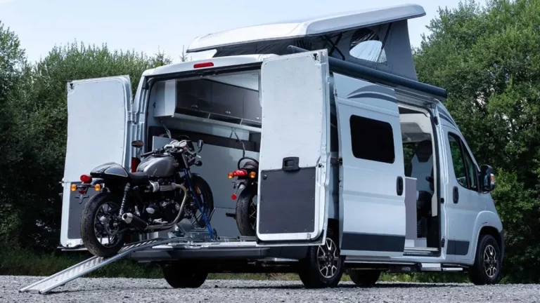 5 autocaravanas con garaje para viajar con tu moto al fin del mundo