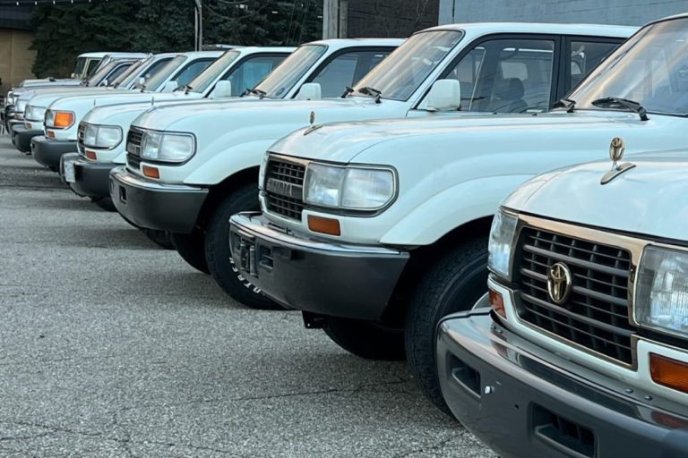 Te gusta el Toyota Land Cruiser, sí, pero ¿tanto como para tener 24 unidades?
