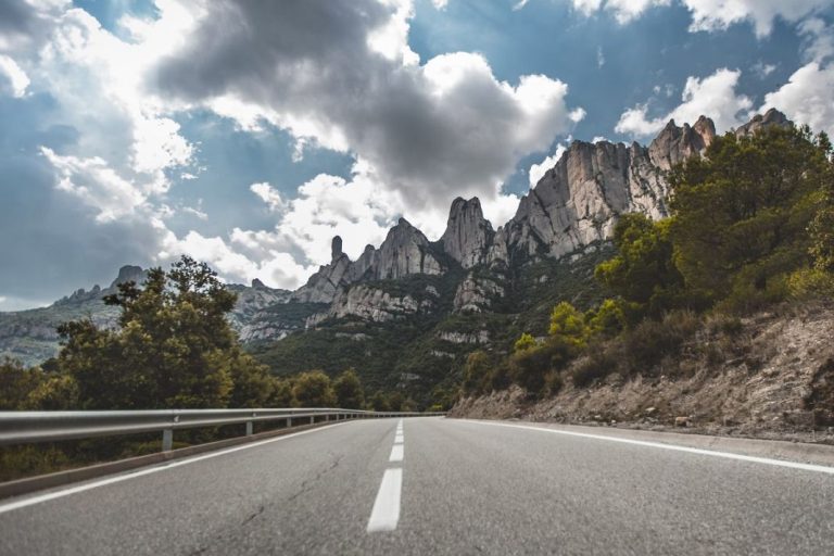 ¿Cómo visitar los mejores destinos turísticos en Cataluña?