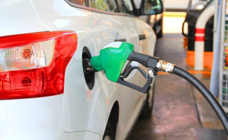 5 consejos para ahorrar gasolina en la cuesta de enero