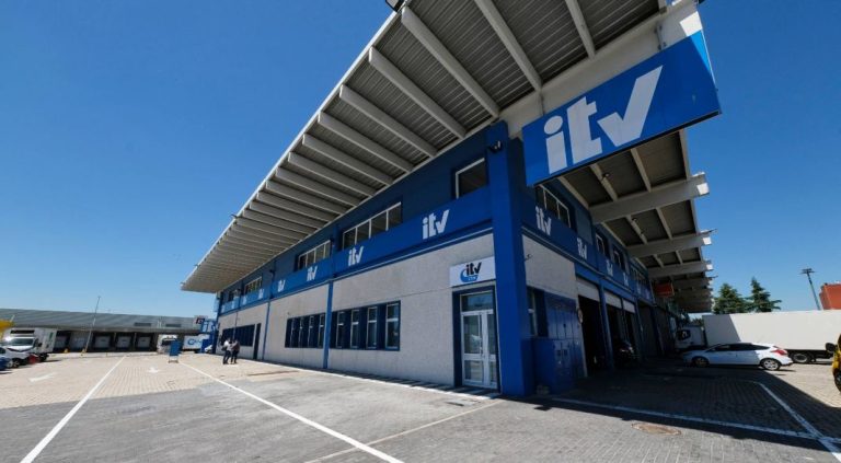 La multa que la DGT te va a poner si te pilla sin ITV