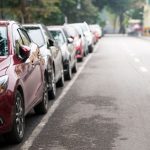 Los coches crecen… y las ciudades no: así se ha generado la nueva crisis de aparcamiento