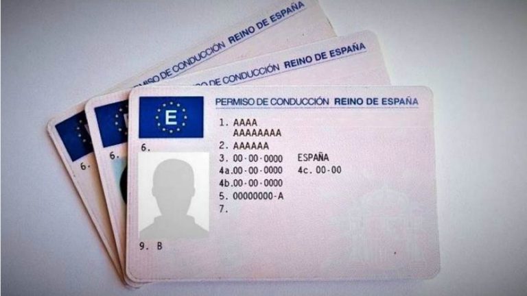Si circulas sin carnet de conducir la DGT ya no te va a poder multar: Pero solo en un caso concreto