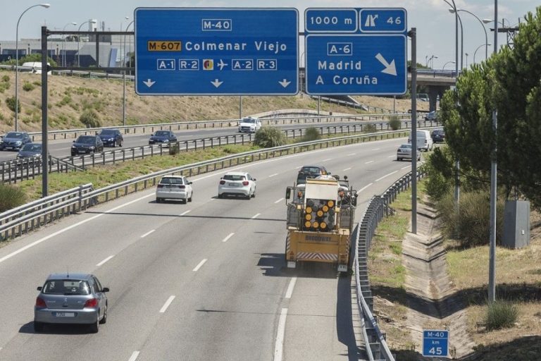 ¿Puedo circular por la M-40 si mi coche no tiene etiqueta de la DGT?