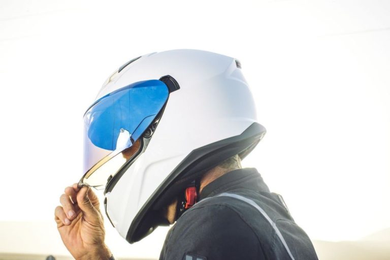 El complemento que la DGT te obligará a llevar puesto si conduces tu moto de 125
