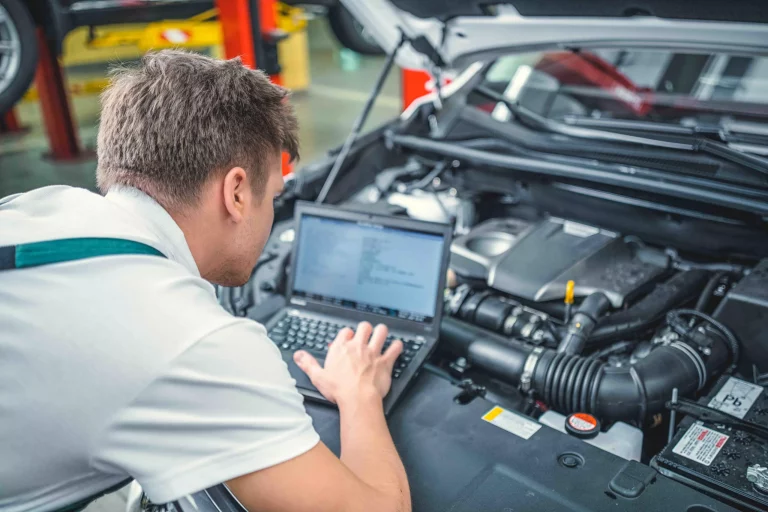 5 talleres que son la alternativa perfecta, y más barata, de un servicio oficial