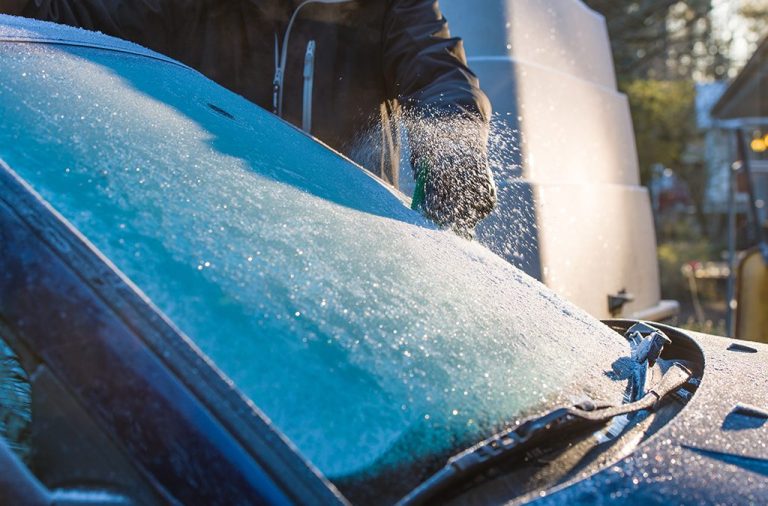 5 accesorios indispensables para proteger tu coche de las nevadas