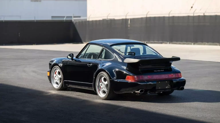Este Porsche 911 Turbo S es uno de los rara avis que costarán una fortuna
