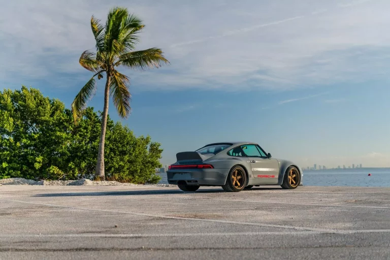 Este Porsche 911 firmado por Gunther Werks cuesta lo que cinco 911 GT3 RS