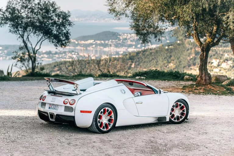 Con este Bugatti Veyron Grand Sport, alguien ha estrenado Año del Dragón como se merece