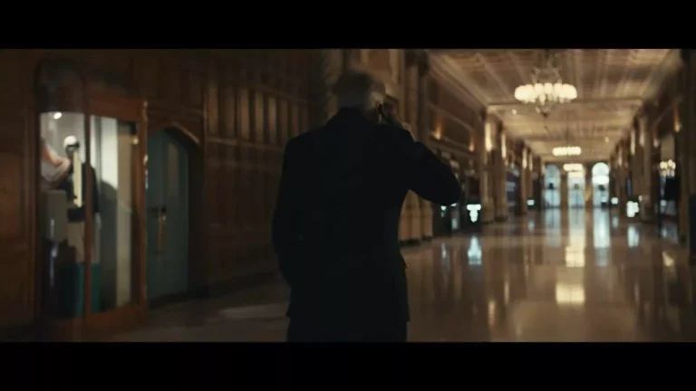 BMW se apunta a la Super Bowl junto con Christopher Walken