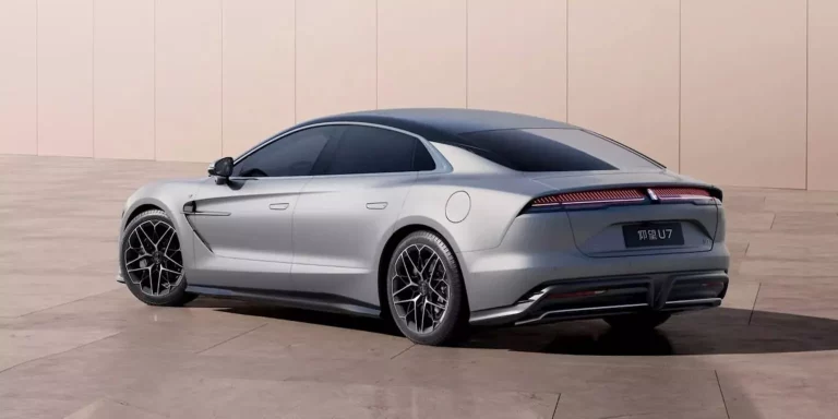 YangWang U7: La berlina eléctrica que llega para dar caña al Model S Plaid