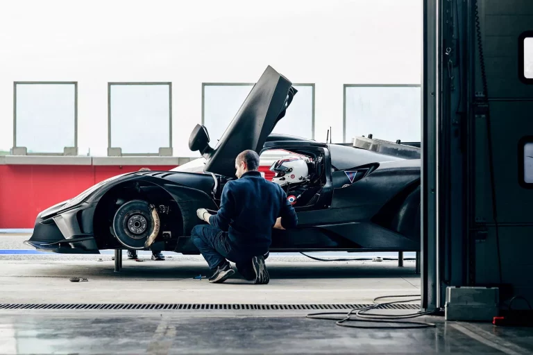 Bugatti Bolide: Sus frenos son propios del Libro Guinness de los récords