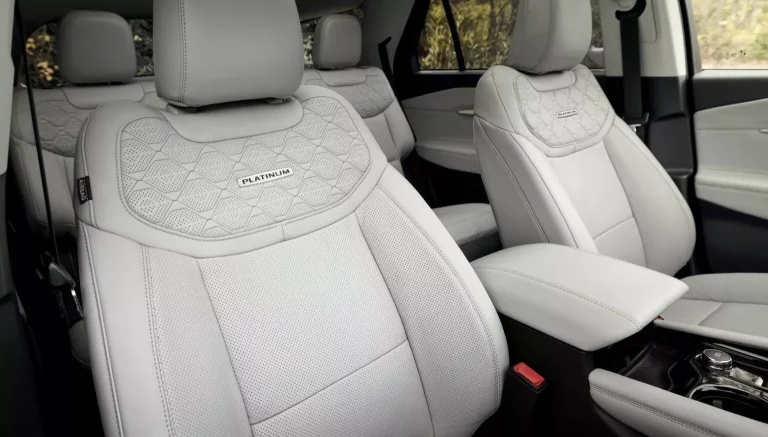 La llamada a revisión de Ford que afecta a 80.000 coches por un asiento que se reclina solo