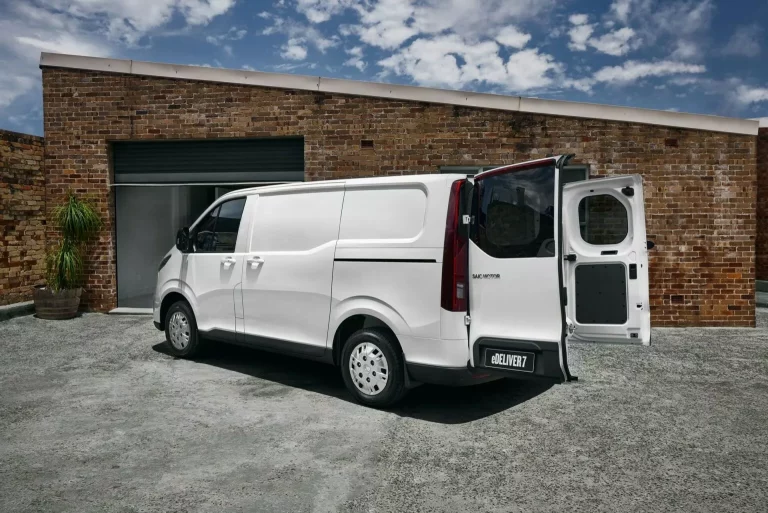 Maxus eDeliver 5 y eDeliver 75: furgonetas eléctricas con baterías de 64 y 120 kWh, y carga rápida en 36 minutos