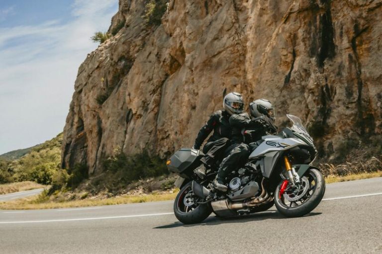 No todas las viseras para los cascos son legales: en esta lista aparecen con las que puedes circular en España