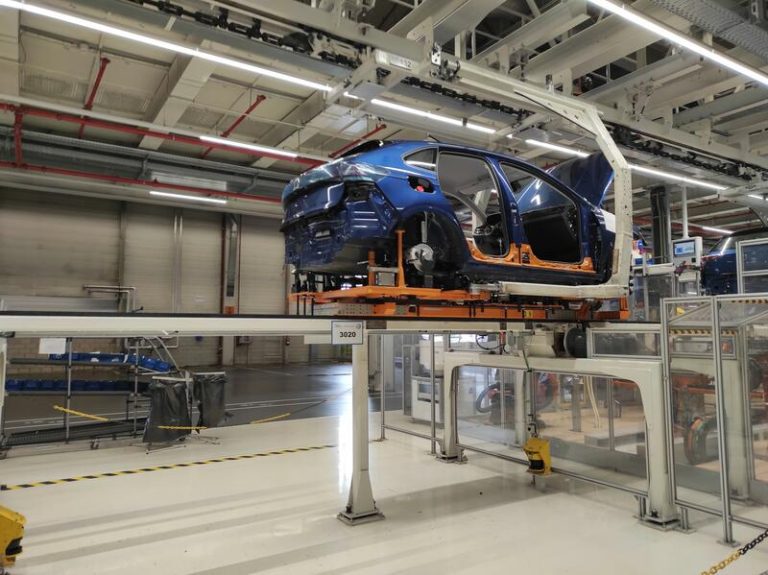 Volkswagen Navarra se prepara para la era eléctrica con un prototipo de Cupra