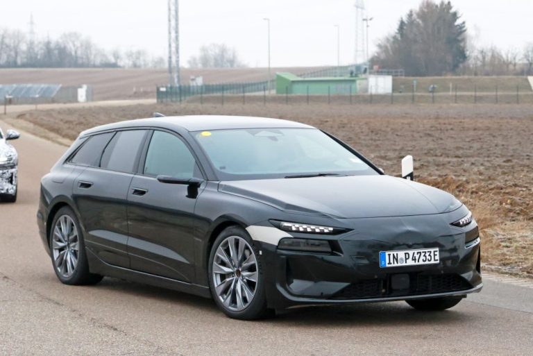 El Audi A6 Avant e-tron 2024 se deja ver prácticamente sin camuflaje