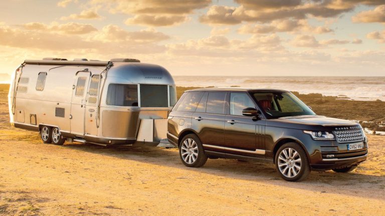 10 coches de segunda mano que son perfectos para viajar con una caravana
