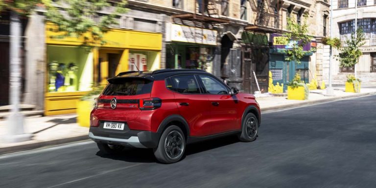 Confort y tecnología brillan en el interior del nuevo Citroën ë-C3