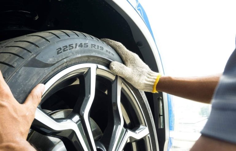El significado de los números y letras que aparecen en las ruedas de tu coche