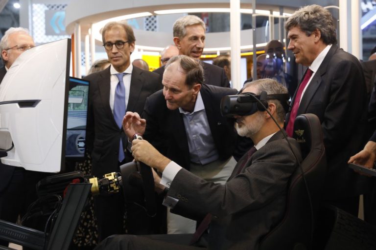 Felipe VI prueba el superdeportivo Carmen Boulogne, con 1.114 CV