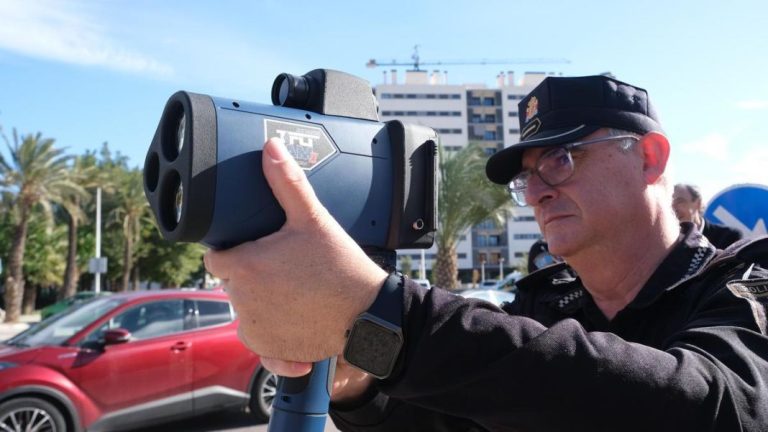 La Guardia Civil de Tráfico ya usa este radar láser que te ‘caza’ a 1,2 kilómetros de distancia