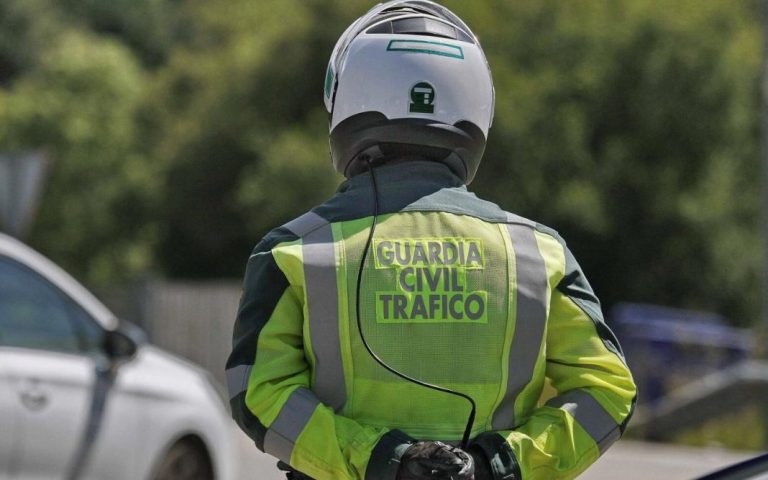 ¿Cómo debo actuar ante un control de la Guardia Civil de Tráfico?