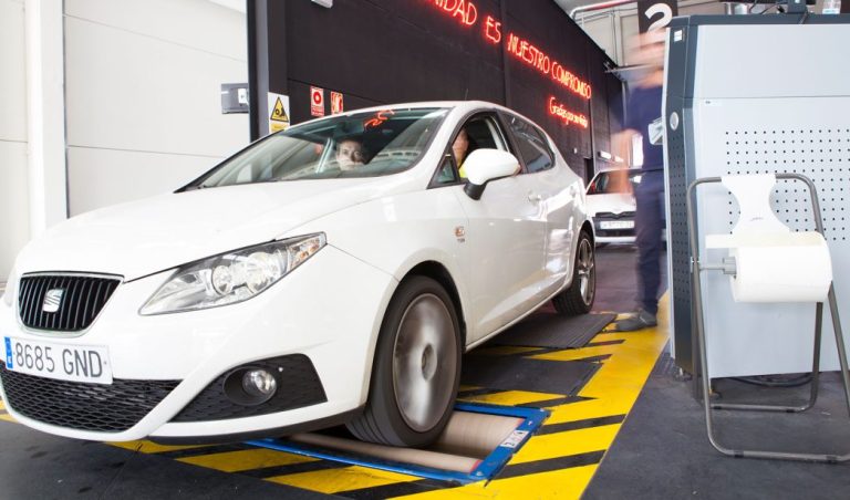 Si tu coche está en esta lista, desde ya tendrá que pasar dos ITV al año. Una cada seis meses