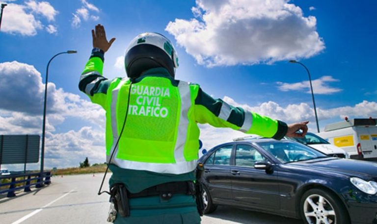 Tener cita previa para pasar la ITV no te va a librar de esta multa de la Guardia Civil de 500 euros