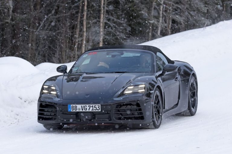 El Porsche 718 Boxster eléctrico se enfrenta de nuevo a las pruebas invernales