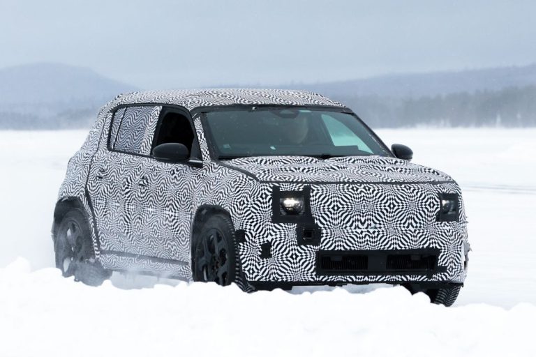 El Renault 4 E-Tech es sometido a las pruebas invernales
