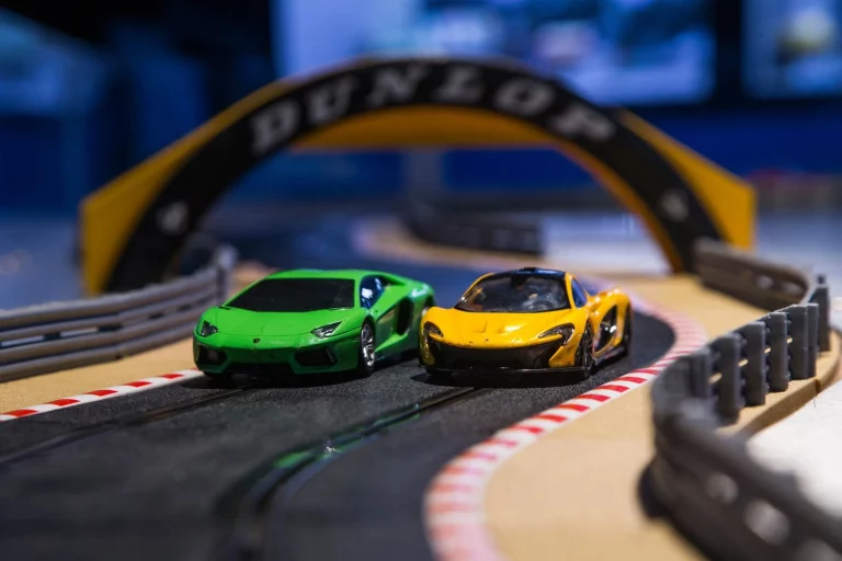 La historia que está detrás de uno de los juegos más míticos: el Scalextric