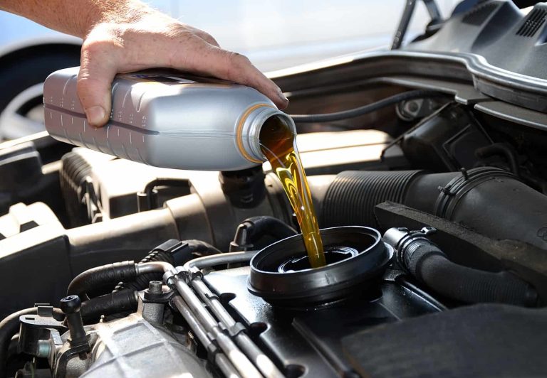 Taller y mantenimiento: Bosch Car Service, Aurgi, Norauto, Midas… El mejor y el más barato para cambiar el aceite de tu coche