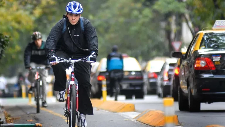5 multas de tráfico que la DGT puede poner a un ciclista