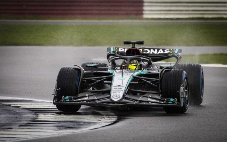 Mercedes recibe el OK de la FIA tras la polémica suscitada por el alerón delantero de su W15