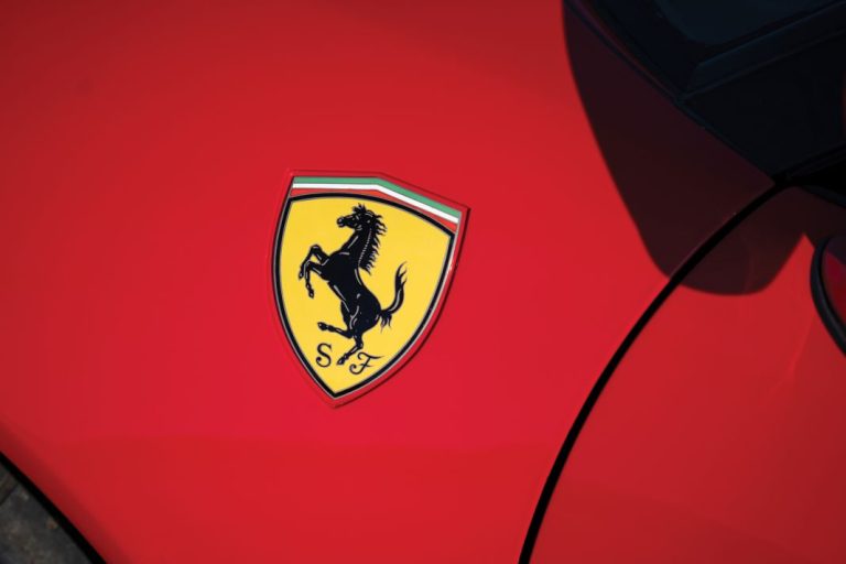 La única moto en el mundo que tuvo el beneplácito para lucir el logo de Ferrari en su carenado
