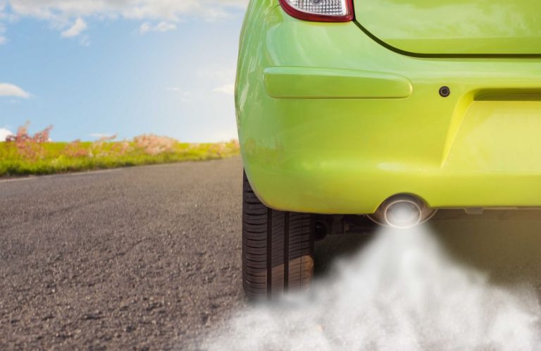 3 remedios caseros para que tu coche supere la temida prueba de humos en la ITV